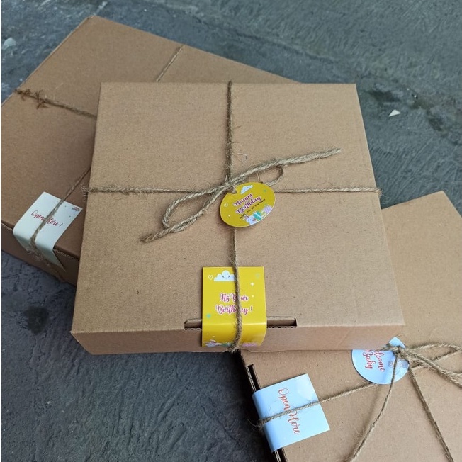 

Box Hampers Parcel Kado Kemasan Paket Lengkap / Gift Box Hampers Kotak Kado 1 Paket Lengkap Murah