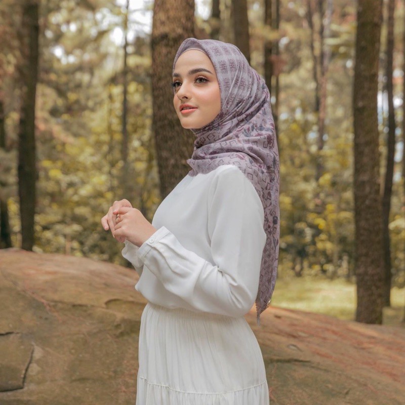 ASK SCARF HEAVEN LIGHTS X SHIREEN SUNGKAR