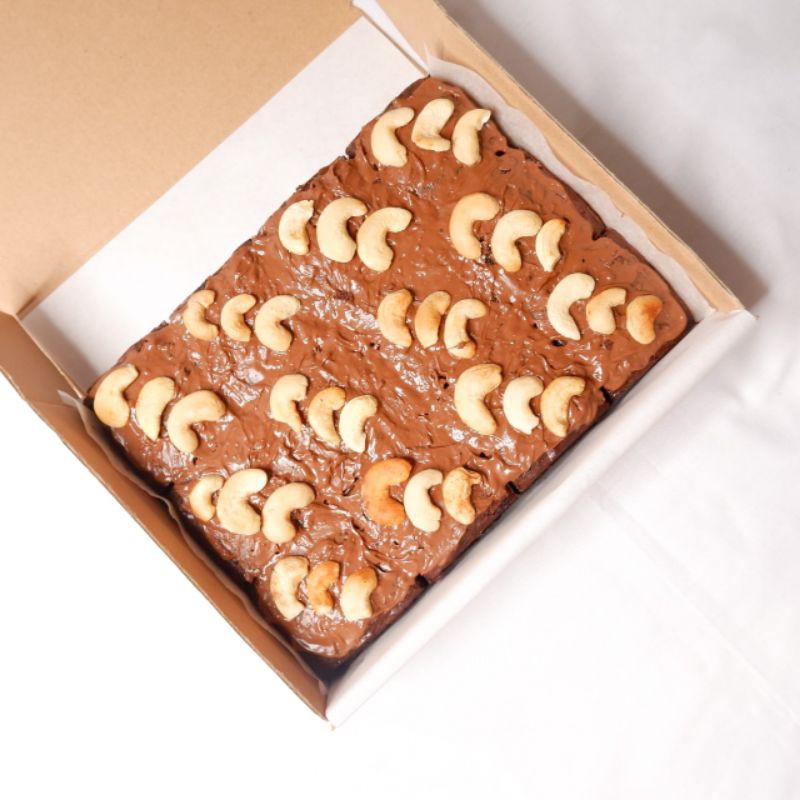 

FUDGY BROWNIES NUTELLA MEDE | LA COCHURA ! BROWNIES PANGGANG