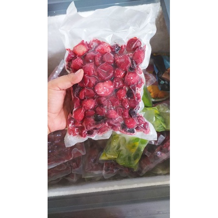 

Buah mixberri paduan buah strawberri,musberry dan raspberri)