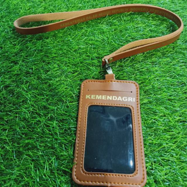 

ID CARD TALI COKELAT DOFF KEMENTERIAN DALAM NEGERI REPUBLIK INDONESIA 4 SLOT