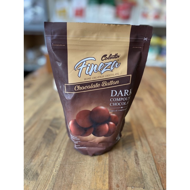 

Fineza compund dark button (400gr)