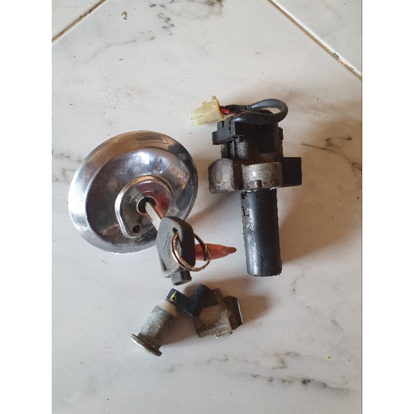 kunci Set CB 150 R bekas 2013