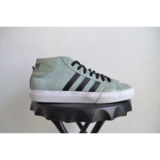 adidas skate mid