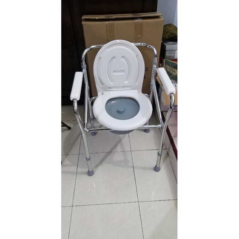 Kursi BAB Lipat Tanpa Roda Commode Chair Onemed Deluxe Comode
