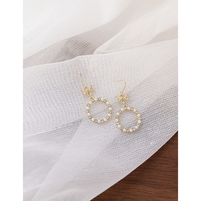 LRC Anting Gantung Fashion Golden Pearl Bow Geometric Alloy Earrings K42154