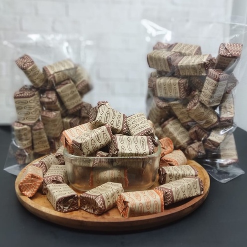 

Dodol Garut Cokelat Wijen / Kacang Cokelat 500gramm Oleh Oleh Bandung