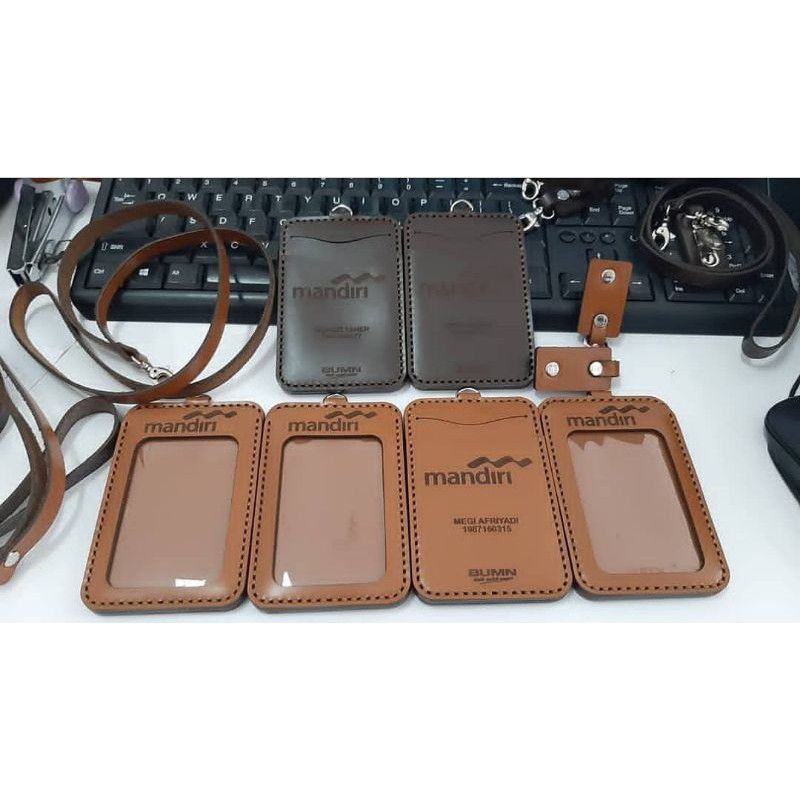 

Card holder kulit / id card holder / id card custom nama / Gantungan kartu nama