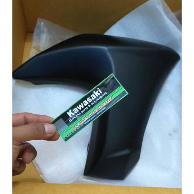 Shroud sayap tangki er6 er6n hitam dop bagian kanan original Kawasaki