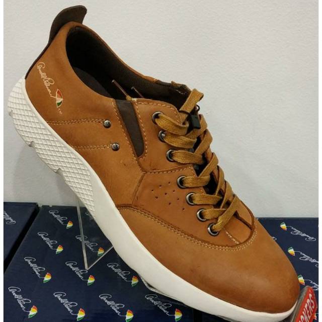 Sepatu casual pria Arnold Palmer