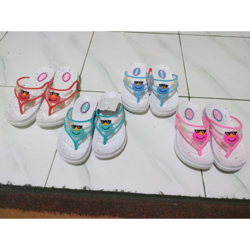 Sandal jepit shevano elmo