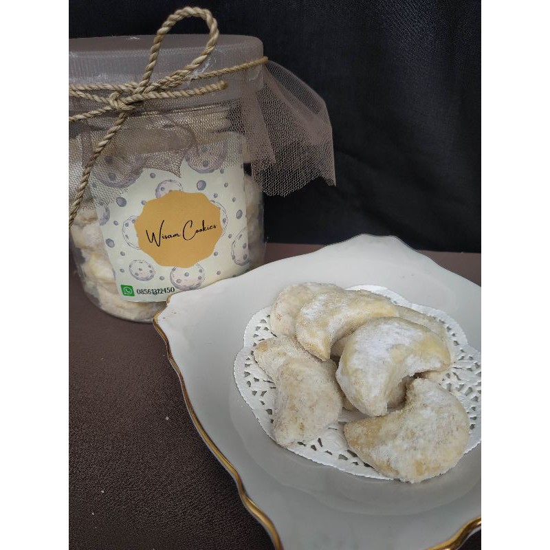 

Kue Putri Salju