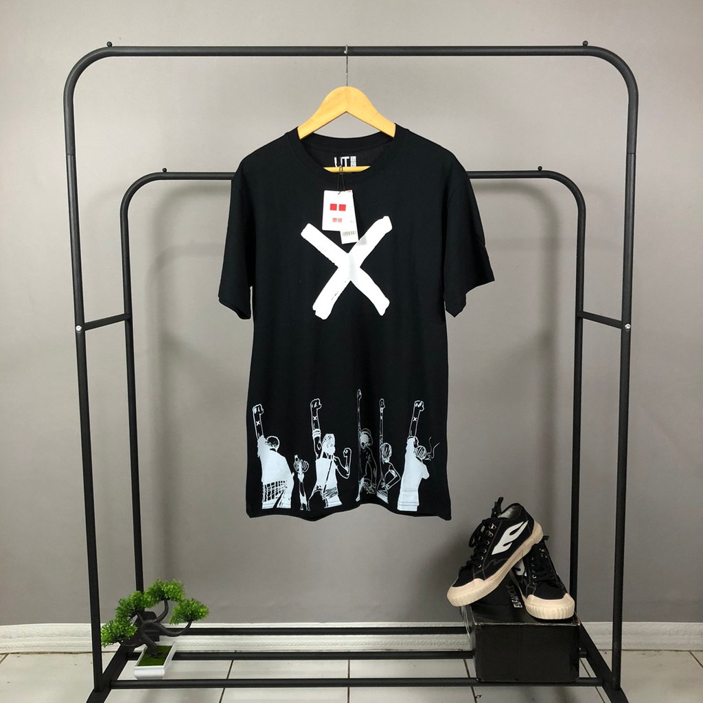KAOS T SHIRT UNIQLO X ONE PIECE BLACK