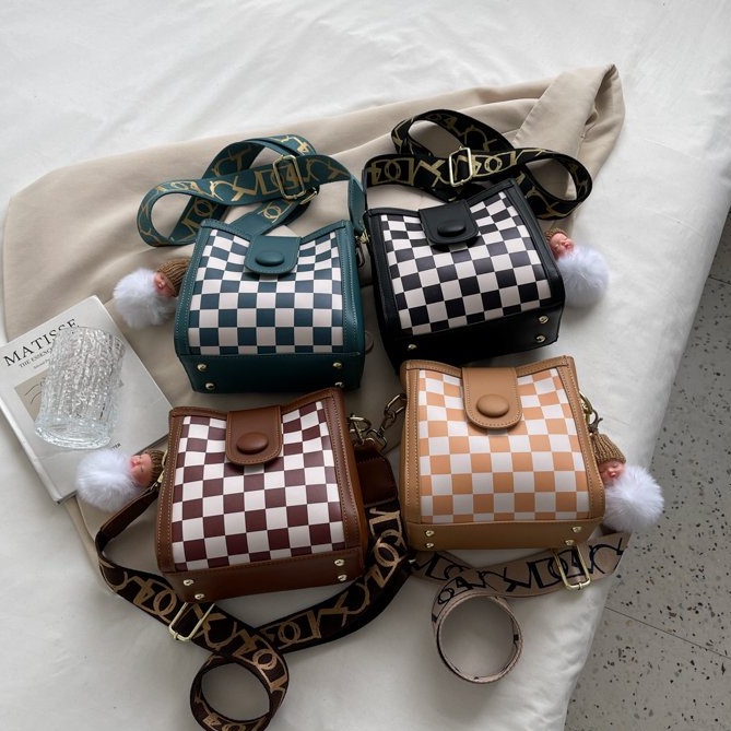 ( 2PC 1KG ) GTBI998878103 New Arrival !!!  Tas Selempang Wanita Import  Premium Terbaru+BONEKA