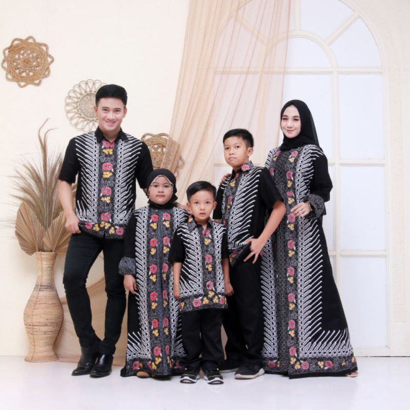 sarimbit batik couple batik keluarga special lebaran couple family modang bunga terbaru dan terhits