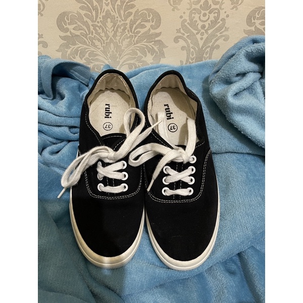 Sepatu Rubi Second