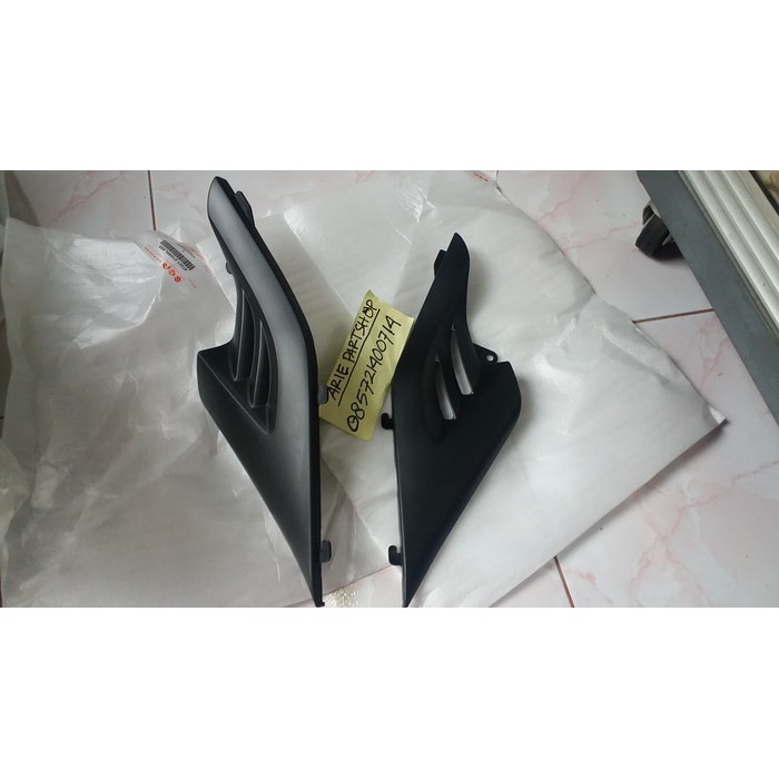 Sepasang sirip cover body satria 2tak lumba original