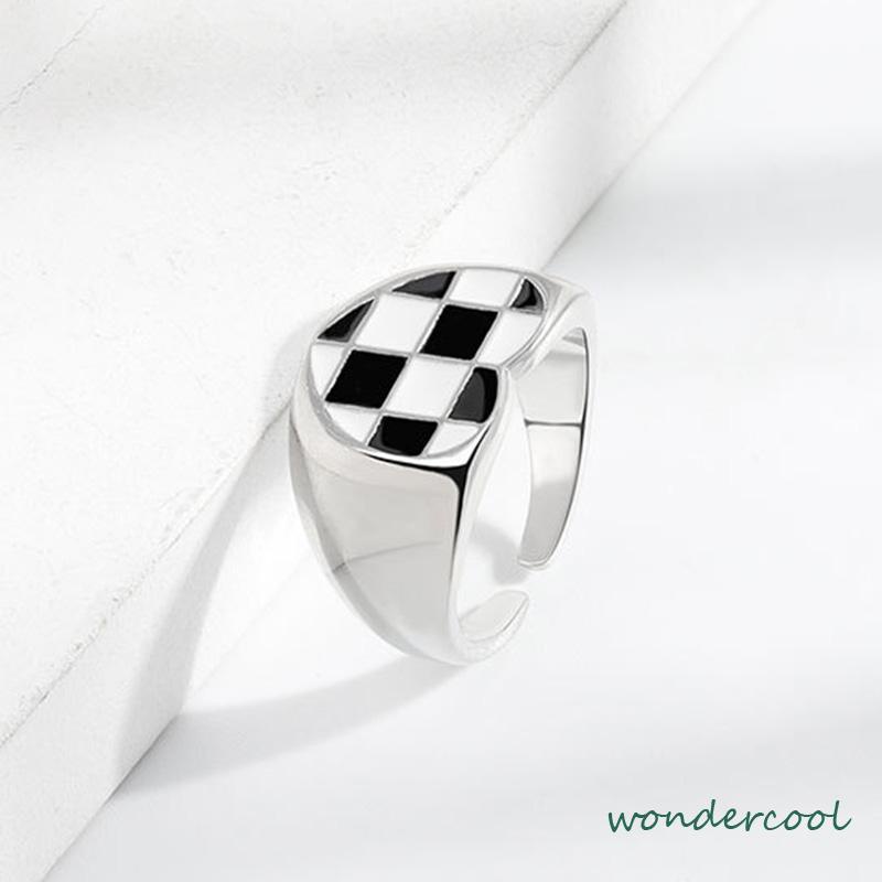 Cincin Kotak-kotak Geometris Cinta Hitam Dan Putih Cincin Fashion Wanita-Won