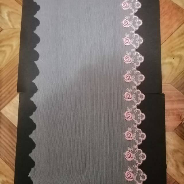 Renda tile lebar 15cm