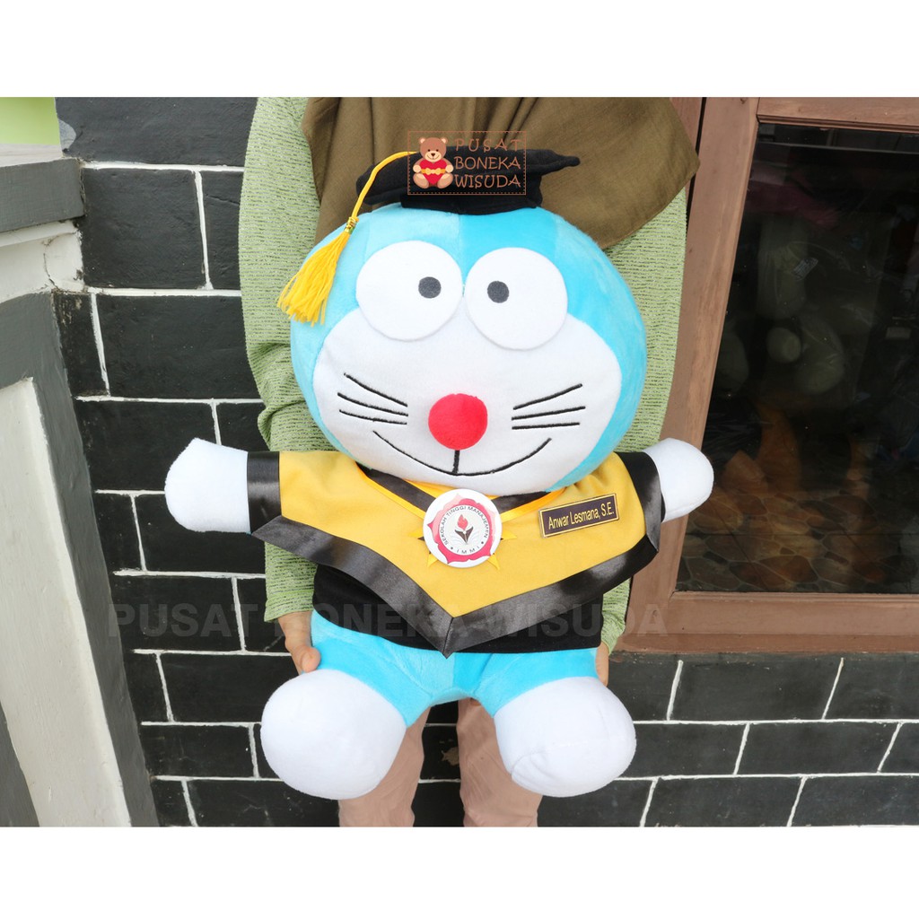 Boneka wisuda Doraemon Boneka Doraemon Wisuda Besar Hadiah Wisuda Boneka Kado Wisuda Unik Souvenir