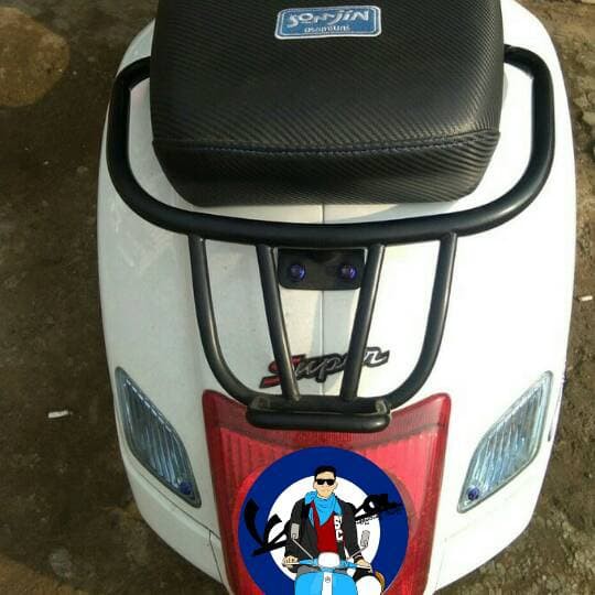 Zelioni rear rack replika aksesoris vespa GTS 150/300