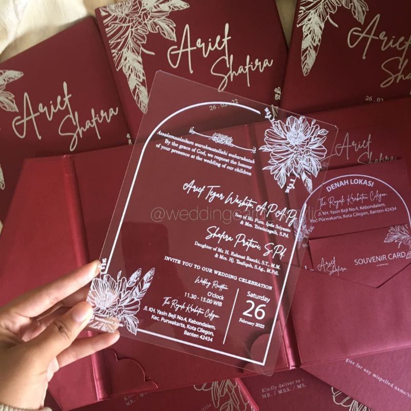 undangan akrilik/acrylic invitation/kartu undangan akrilik/undangan akrilik murah/undangan pernikaha