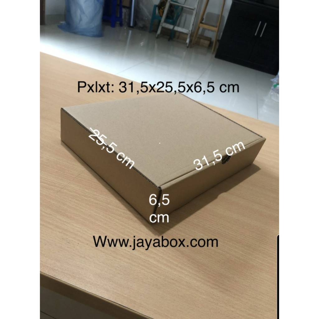 

Kardus / box pizza / kaos / kemeja 31x25x6 cm