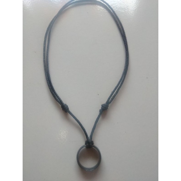 kalung cincin hitam