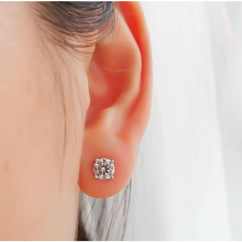 giwang diamond titanium tidak karat/hitam warna gold