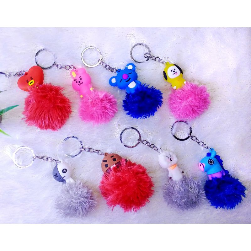 gantungan bulu BT21 / gantungan kunci bts