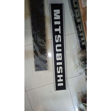 Rambang grill Mitsubishi depan mobil L300 lama