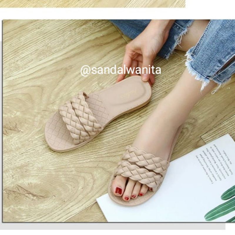 Sandal Jelly Wanita Slop Ban Dua 2132-2