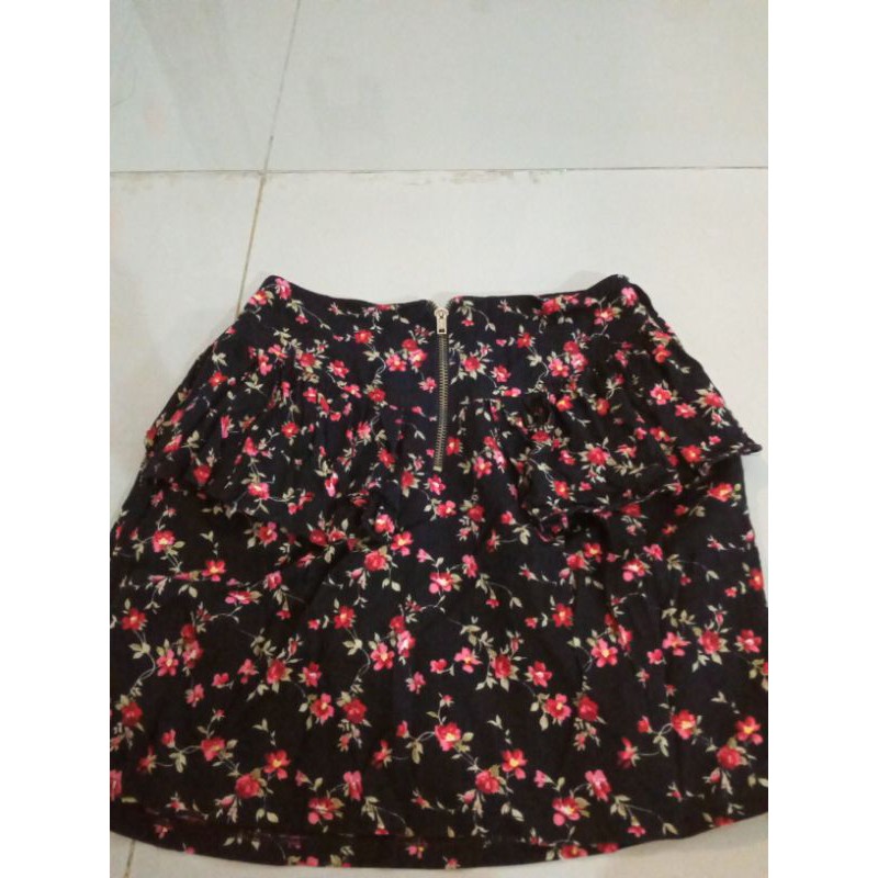 PRELOVED ROK MINI MOTIF BUNGA