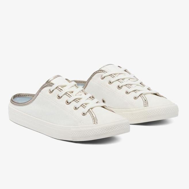chuck taylor dainty
