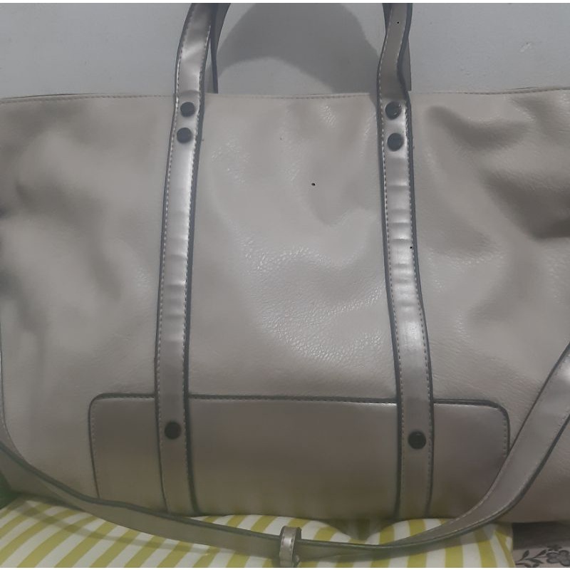 Tas Jinjing Wanita Yongki Komaladi