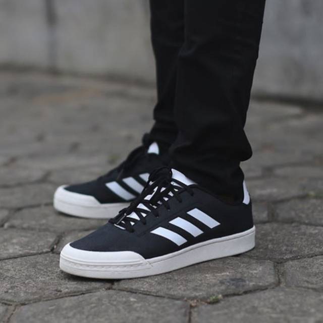 adidas casual court