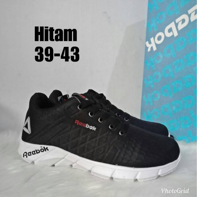 Sepatu running reebok hitam