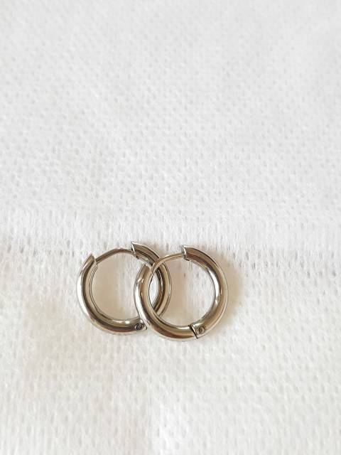 Anting Bulat Titanium Silver Antikarat J2