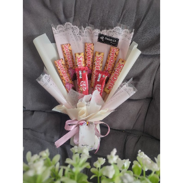 

Buket Coklat / Buket Silverqueen / Buket Wisuda