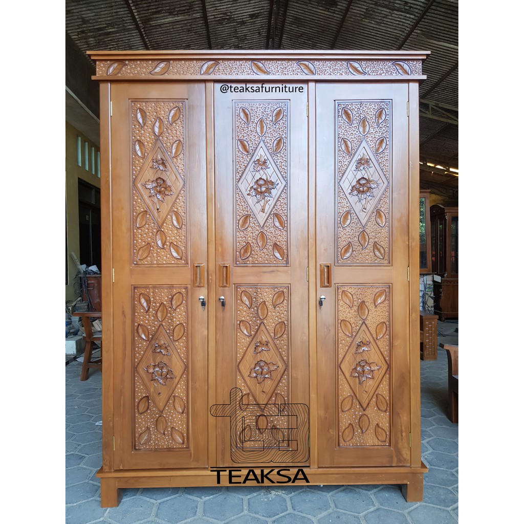 Lemari Pakaian Minimalis Jati 3 Pintu