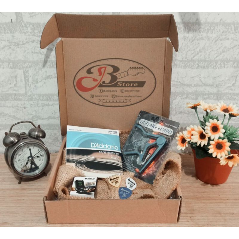 

Hampers/kado buat cowok bergitar