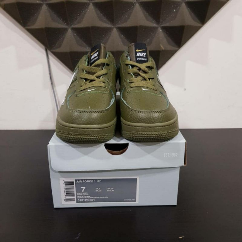 NIKE AIR FORCE 1 - 07 - Lv8UTILITY ARMY BLACK
