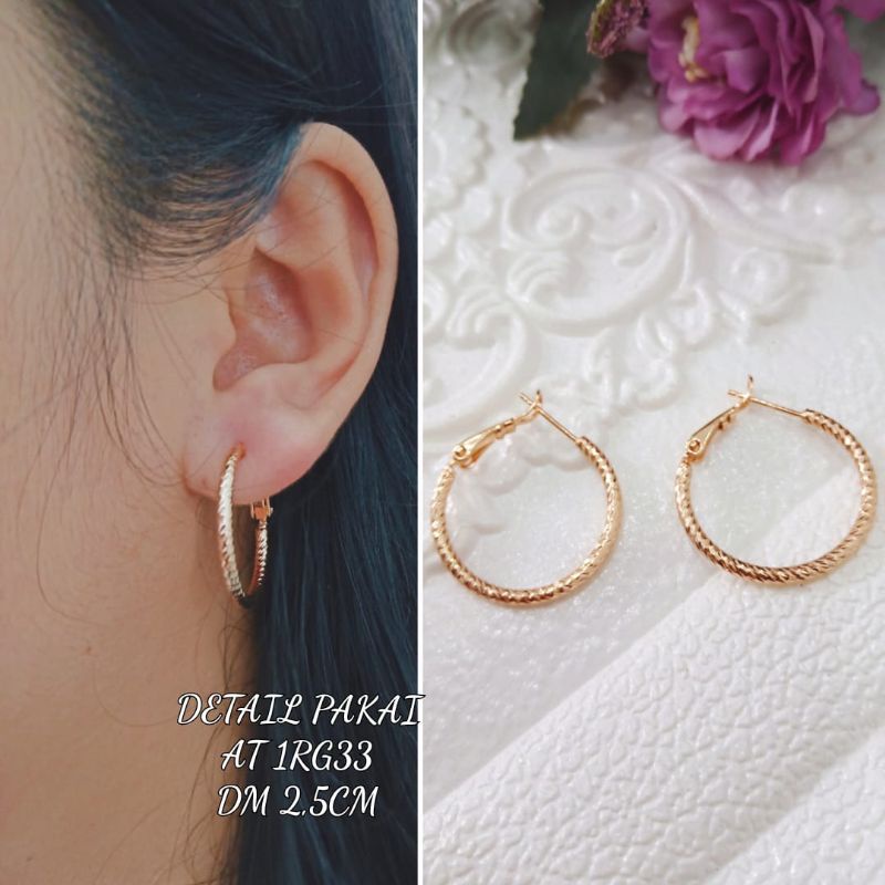 Anting Titanium Wanita Anting Ukir Bulat Fashionanable