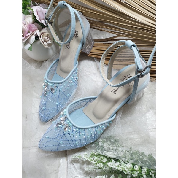 sepatu v baby blue tali jaring 5cm kaca