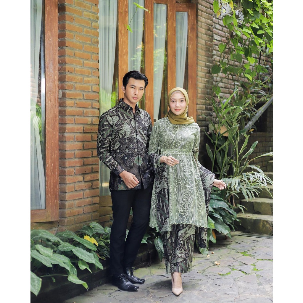 Shopashop Solo Batik Kebaya Couple Tunangan Couple Fayra Tulle Mutiara Kebaya Sage Couple Mecca  Modern Kebaya Wisuda Lamaran Baju Tunangan Batik Brukat Terbaru Baju Couple Kondangan Terbaru 2023