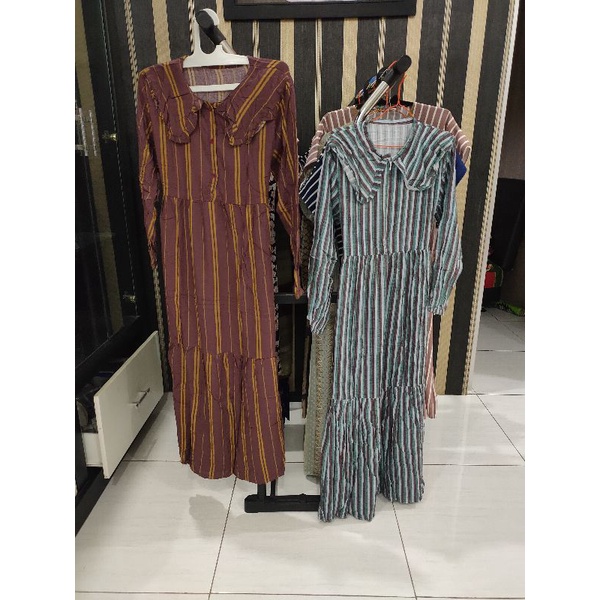 Gamis terbaru model andiin ukuran jumbo semua Setok ready  semua warna dan motip satu warna satu uku