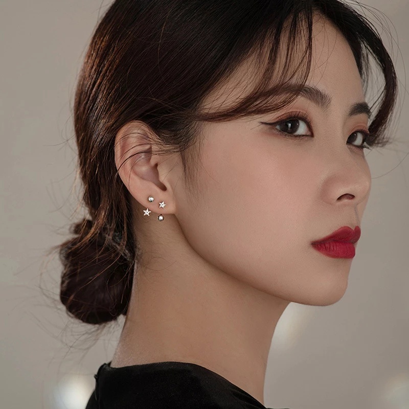 Anting Tusuk Gantung Wanita Desain Bintang Hias Berlian Imitasi Gaya Korea / Simple / Elegan / Minimalis Untuk Pesta