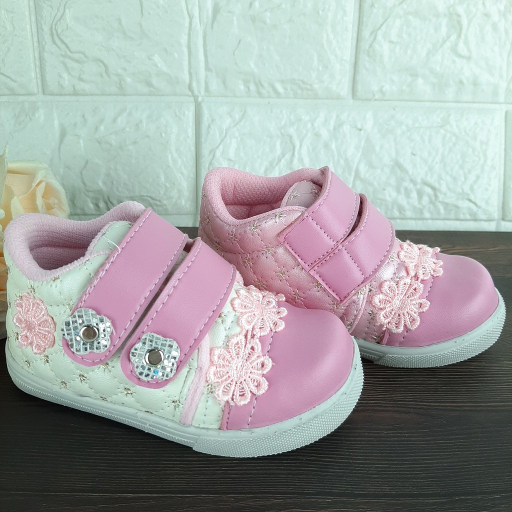 [TAMAN SEPATUKU] SEPATU TRENDY MURAH SNEAKER BUNGA PINK PUTIH PAYET LUCU ANAK PEREMPUAN 1-6 TAHUN BAX05