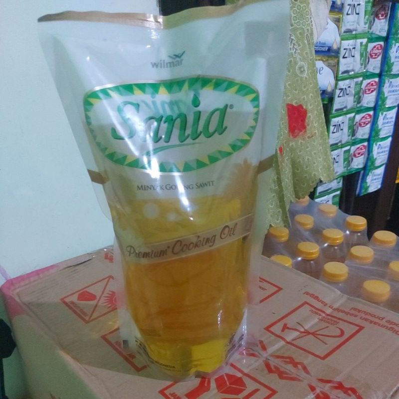 

Minyak goreng refil Sania 2liter