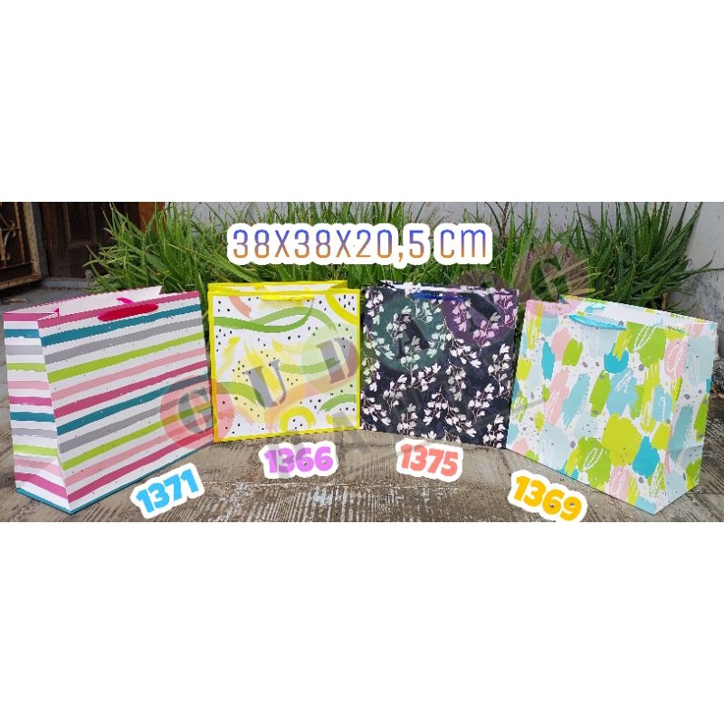 

PaperBag XL Import Tebal/Kantong Kertas/Tas Hampers/Goody Bag/Tas Bingkisan